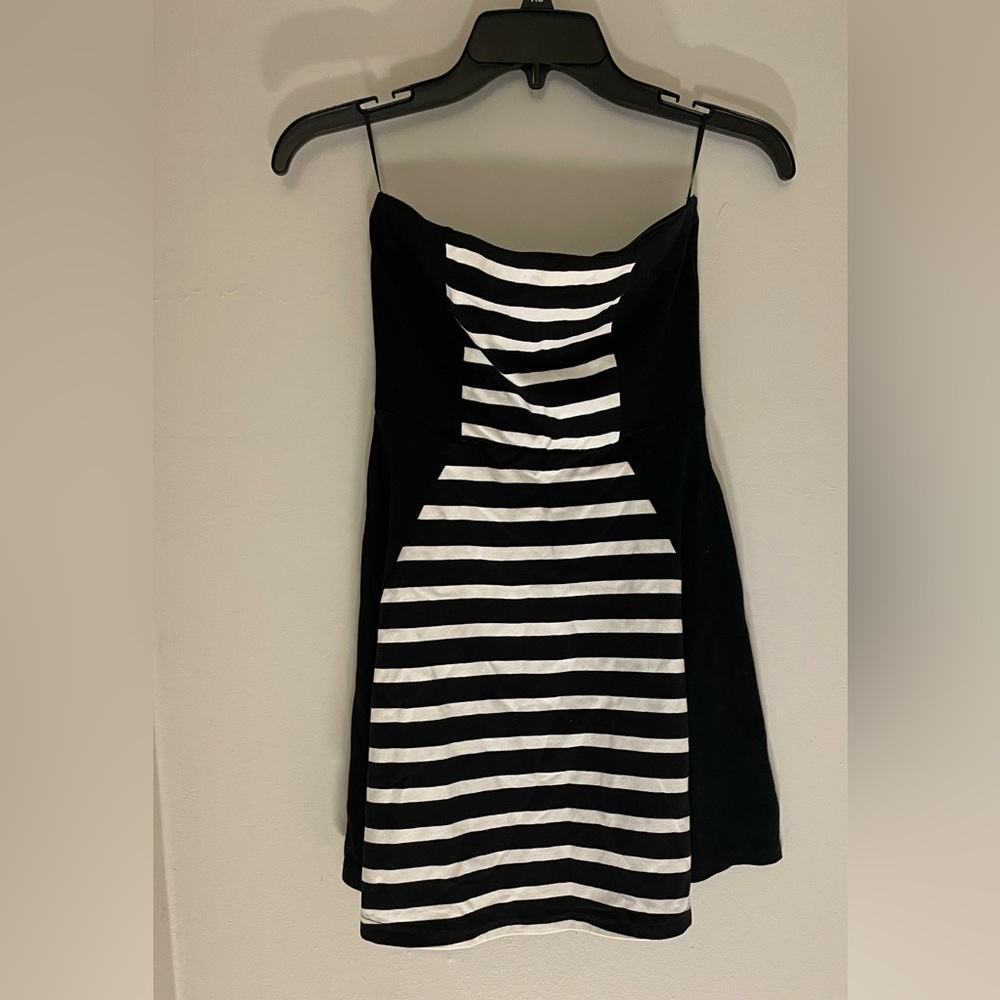Strapless dress black and white stripped. Size XS